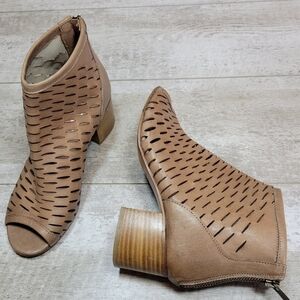 Vero Cuoio Laser Cut Leather Open Toe Booties 36